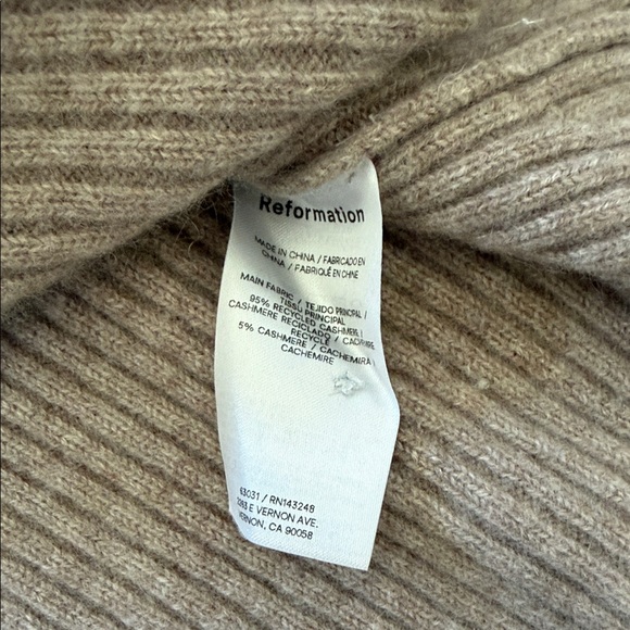 Reformation Shea Collared Cashmere Cardigan - Picture 3 of 4